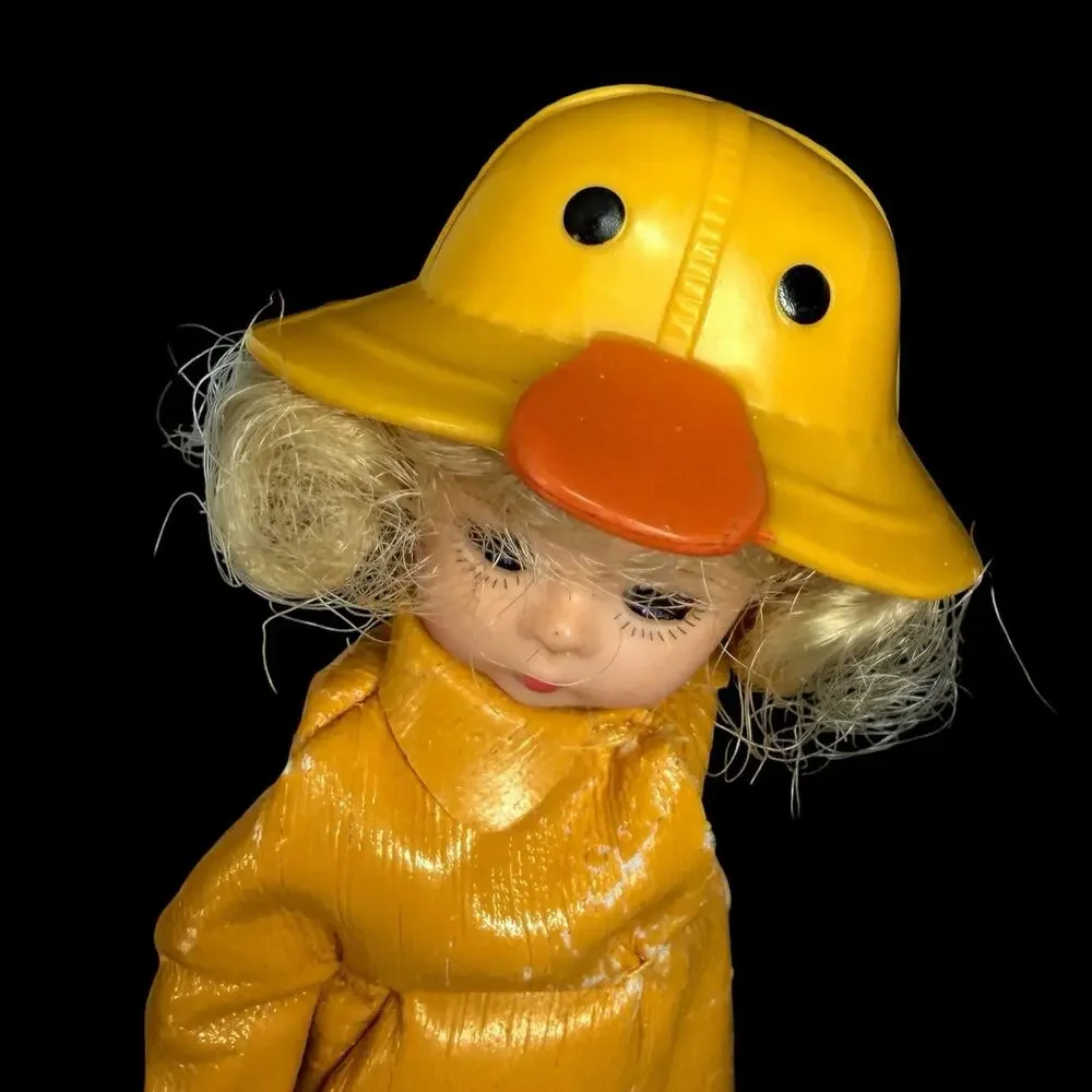 Vtg Madame Alexander It’s Raining Doll 5 in Blonde Blue Sleep Eyes Yellow Duck